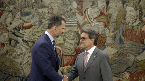 Rey de España, Felipe VI, y el presidente de Cataluña, Artur Mas - Sputnik Mundo