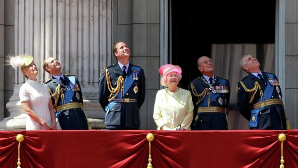 Familia Real del Reino Unido en el palacio de Buckingham - Sputnik Mundo