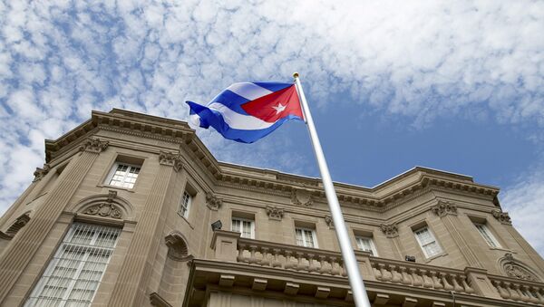 Bandera de Cuba sobre la embajada de Cuba en Washington, el 20 de julio, 2015 - Sputnik Mundo
