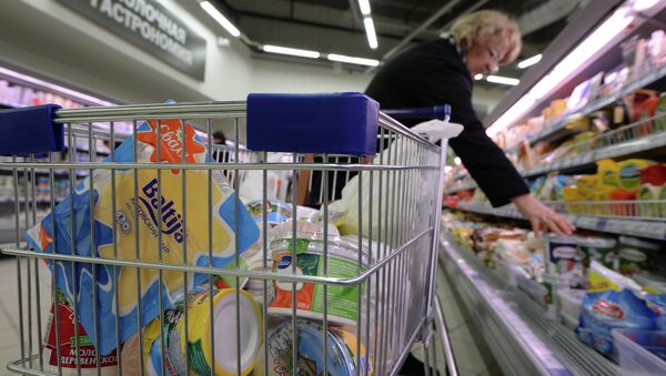 Productos lácteos en un supermercado en Rusia - Sputnik Mundo