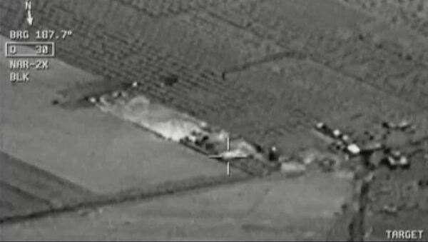 Imagen de vídeo de cabina de avión: aviones de combate turcos atacan Estado Islámico cerca de la frontera con Siria - Sputnik Mundo