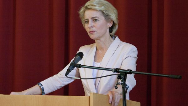 Ursula von der Leyen, ministra de Defensa de Alemania - Sputnik Mundo