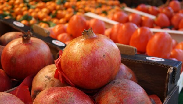 Frutas y verduras en un mercado - Sputnik Mundo