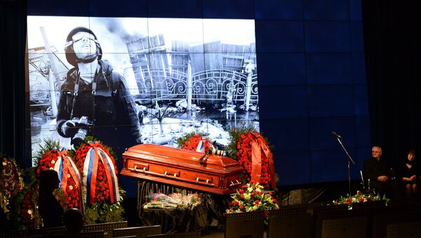 Hace un año murió en Donbás el periodista Andréi Stenin - Sputnik Mundo