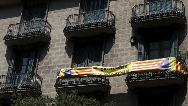 Los independentistas catalanes obtendrían la mayoría absoluta parlamentaria, según estudio - Sputnik Mundo