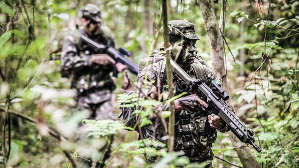 Soldados del Ejército Brasileño en la selva - Sputnik Mundo