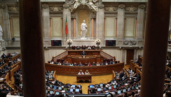 Portugal's Prime Minister Pedro Passos Coelho addresses lawmakers during the debate on the state of the nation at the Portuguese parliament, in Lisbon - Sputnik Mundo