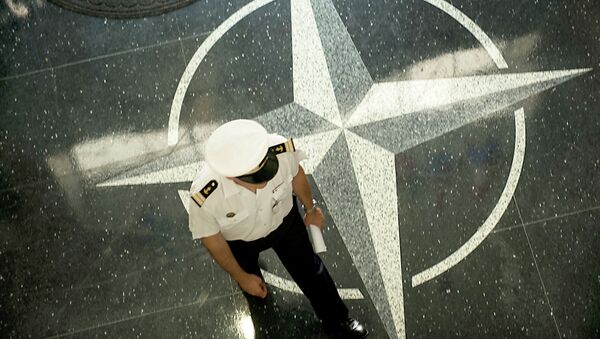 La OTAN se opone a que sus maniobras sean comparadas con las de Rusia - Sputnik Mundo