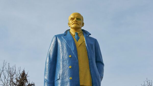 Estatua de Lenin en la ciudad ucraniana de Velika Novosilka - Sputnik Mundo