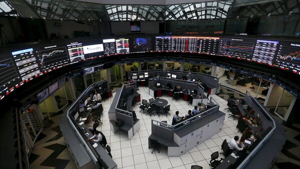 General view of the interior of Mexico's stock exchange building in Mexico City, August 24, 2015 - Sputnik Mundo