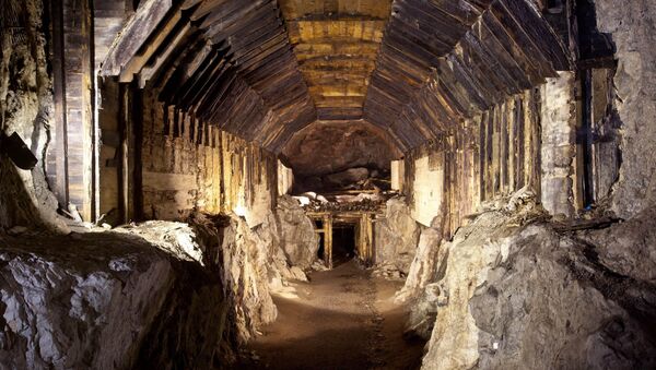 Parte del sistema subterráneo construido por la Alemania nazi en lo que hoy es Gluszyca-Osowka, Polonia (archivo) - Sputnik Mundo