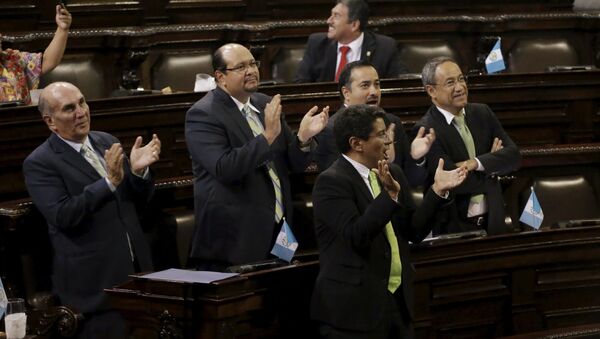 Congreso de Guatemala decidió retirar inmunidad del presidente Otto Pérez Molina, el 1 de septiembre, 2015 - Sputnik Mundo