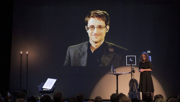 Snowden recibe en ausencia un premio a la libertad de expresión - Sputnik Mundo