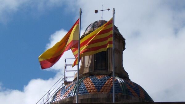 Banderas de España y Cataluña  - Sputnik Mundo