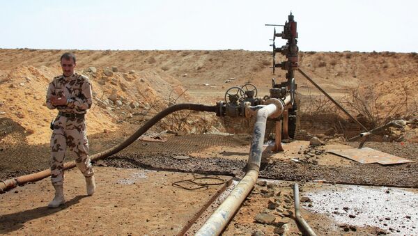 Yacimiento de petróleo en Homs, Siria (archivo) - Sputnik Mundo