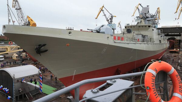 Construcción de un buque en un astillero en oblást de Kaliningrado, Rusia - Sputnik Mundo