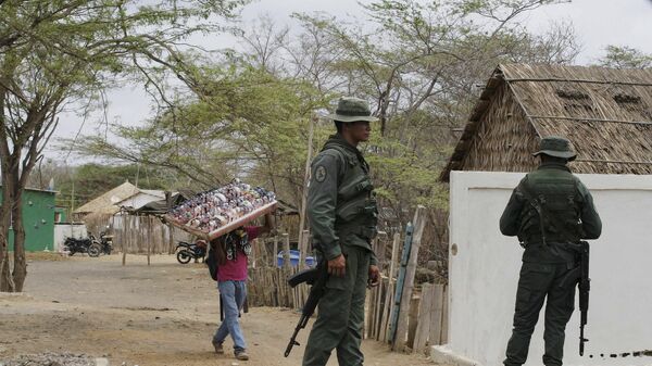 Policías venezolanos en la frontera con Colombia - Sputnik Mundo