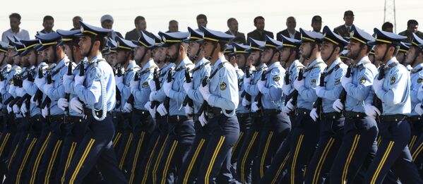 Desfile militar en Teherán - Sputnik Mundo