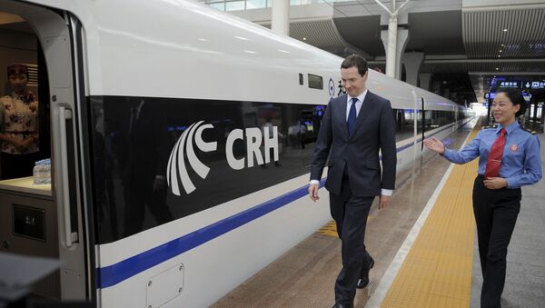 George Osborne, ministro de Finanzas de Gran Bretaña, durante su visita a China - Sputnik Mundo