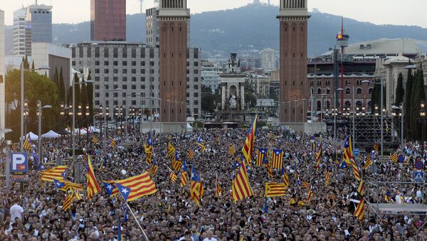 Partidarios de la independencia durante el acto final de la campaña para las elecciones catalanas - Sputnik Mundo