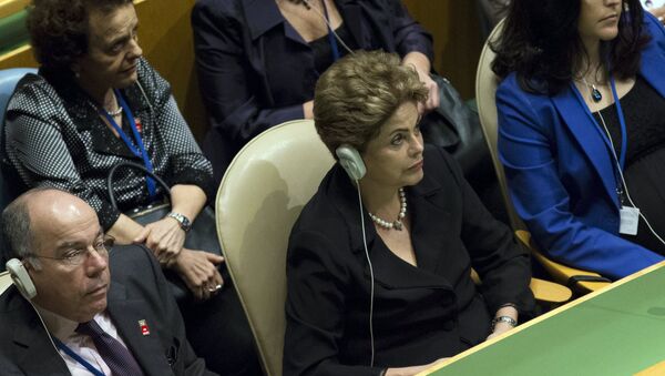 La presidenta de Brasil, Dilma Rousseff, en una sesión plenaria de la Cumbre de las Naciones Unidas en Manhattan - Sputnik Mundo
