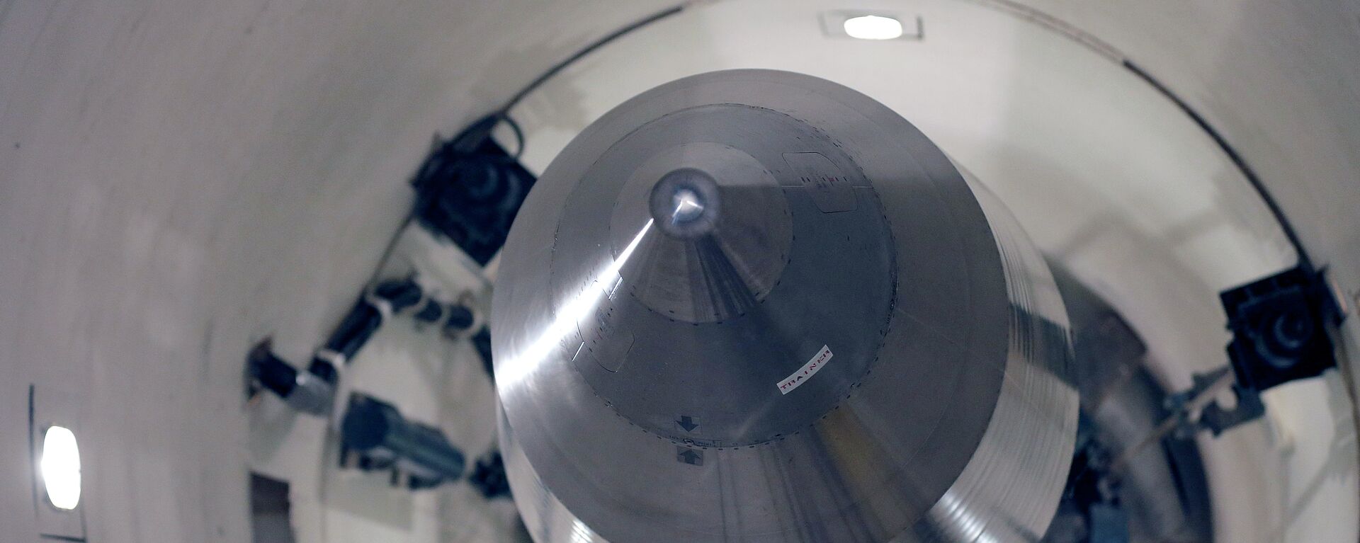 An inert Minuteman 3 missile is seen in a training launch tube at Minot Air Force Base, N.D. - Sputnik Mundo, 1920, 18.01.2017