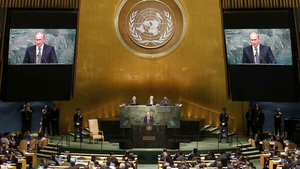 Vladímir Putin, presidente de Rusia, durante la 70 sesión de la asamblea general de la ONU - Sputnik Mundo