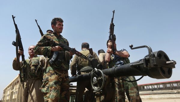 Combatientes kurdos en la provincia de Kirkuk, Irak - Sputnik Mundo