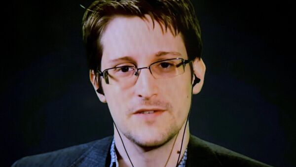Edward Snowden, exagente de EEUU - Sputnik Mundo