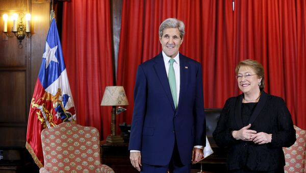 Secretario de Estado de EEUU John Kerry y presidenta de Chile Michelle Bachelet - Sputnik Mundo
