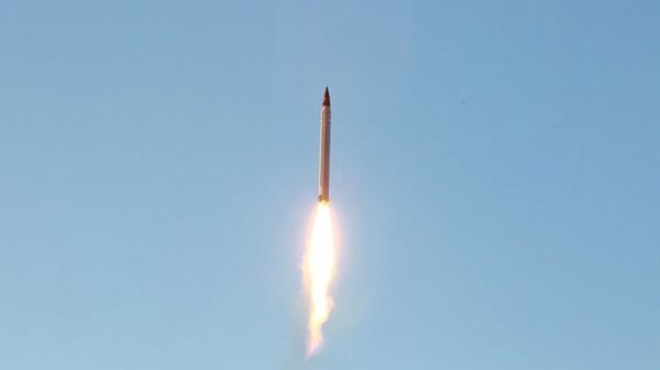 Misil balístico de Irán (archivo) - Sputnik Mundo
