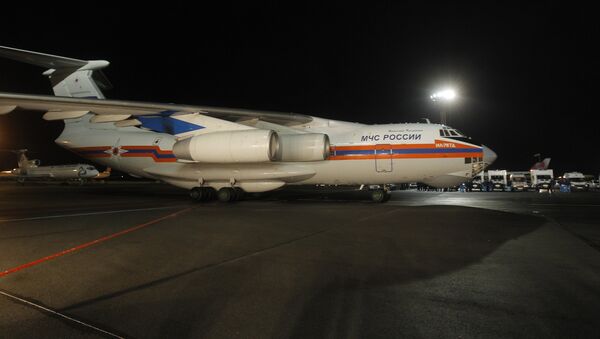 El avión del Ministerio ruso de Emergencias - Sputnik Mundo