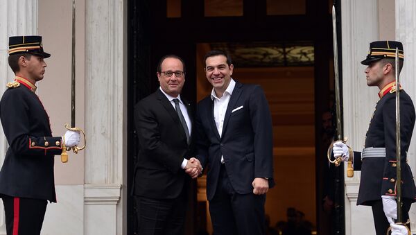 El primer ministro de Grecia, Alexis Tsipras y el presidente de Francia, François Hollande - Sputnik Mundo