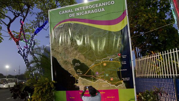 Un póster con mapa del Canal de Nicaragua (archivo) - Sputnik Mundo
