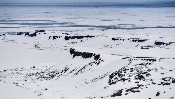 Los nuevos todoterrenos de la Flota del Norte se estrenan en el Ártico - Sputnik Mundo