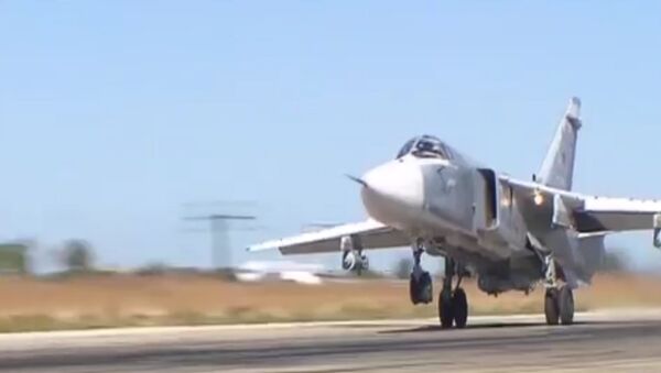 Cómo un Su-24 arroja una bomba en Siria - Sputnik Mundo