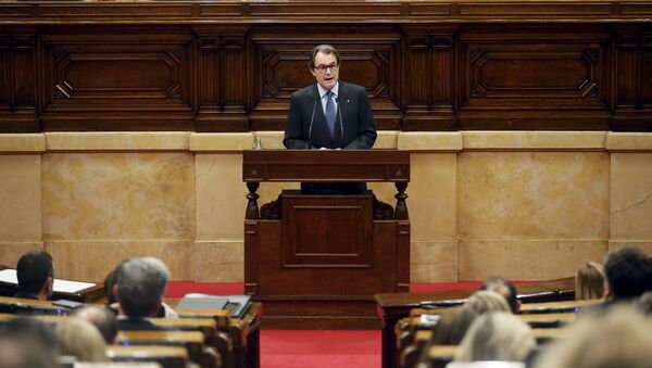 Artur Mas en el Parlamento de Cataluña, 9 de noviembre de 2015 - Sputnik Mundo