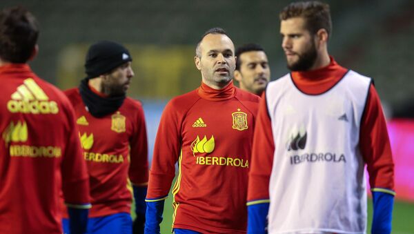La selección española durante las preparaciones para el partido amistoso Bélgica-España - Sputnik Mundo