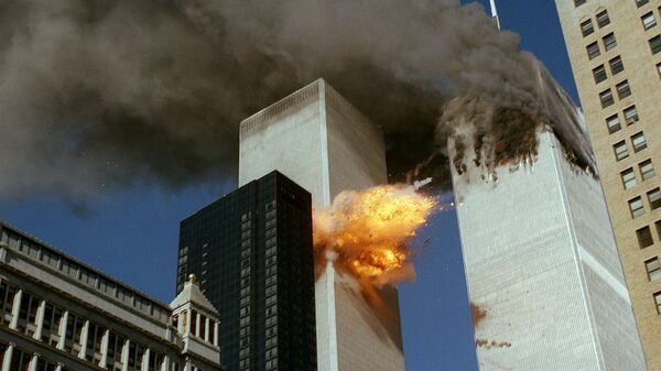 Momento del impacto del vuelo 175 contra la torre sur del World Trade Center, 11 de septiembre 2001 - Sputnik Mundo