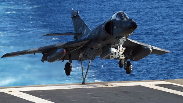El portaaviones de ataque francés Dassault Super Étendard en el mar Meditearráneo - Sputnik Mundo