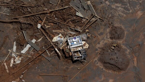 Consecuencias de la ruptura de la represa minera de Samarco en Mariana, Brasil - Sputnik Mundo