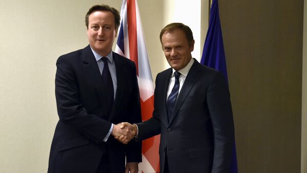 Primer ministro del Reino Unido, David Cameron, y presidente del Consejo Europeo, Donald Tusk - Sputnik Mundo