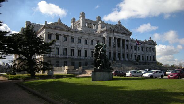 Palacio Legislativo, sede de la Asamblea General de Uruguay - Sputnik Mundo