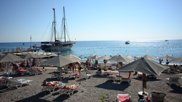 Una playa en Turquía - Sputnik Mundo