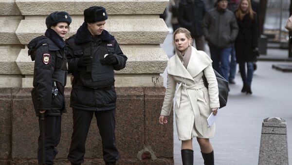 Policías en el centro de Moscú - Sputnik Mundo
