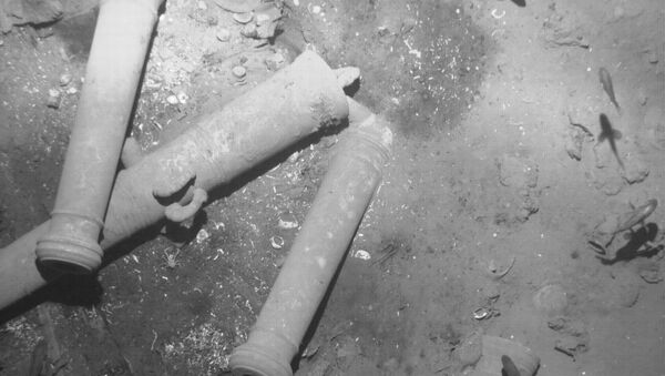 Los artefactos hallados entre los restos del galeón español San José - Sputnik Mundo