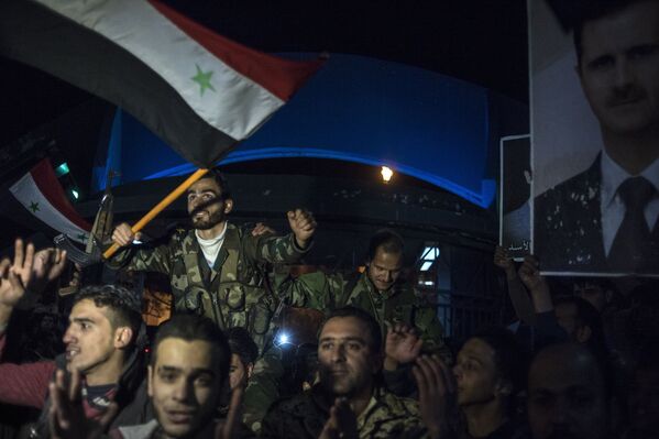 El Ejército sirio rompe el asedio de la base aérea de Kweiris - Sputnik Mundo