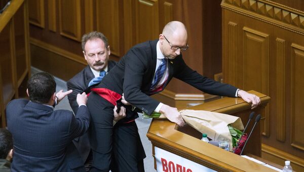 Diputado de la Rada ucraniana, Oleg Barna, y primer ministro Arseni Yatseniuk - Sputnik Mundo