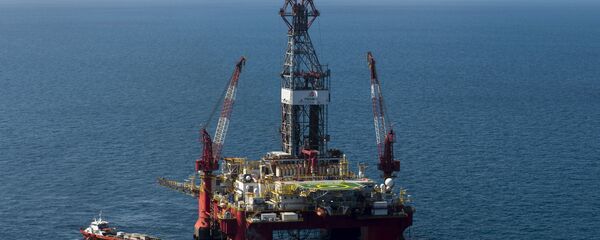 Aerial view of the Centenario exploration oil rig, operated by Mexican company Grupo R and working for Mexico's state-owned oil company PEMEX, in the Gulf of Mexico on August 30, 2013. Aerial view of the Centenario exploration oil rig, operated by Mexican company Grupo R and working for Mexico's state-owned oil company PEMEX, in the Gulf of Mexico on August 30, 2013. - Sputnik Mundo