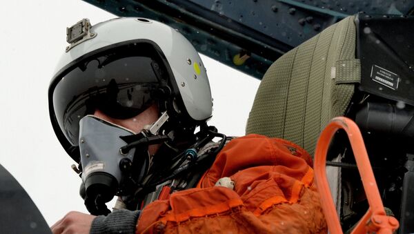 Piloto ruso durante las maniobras en Primorie - Sputnik Mundo